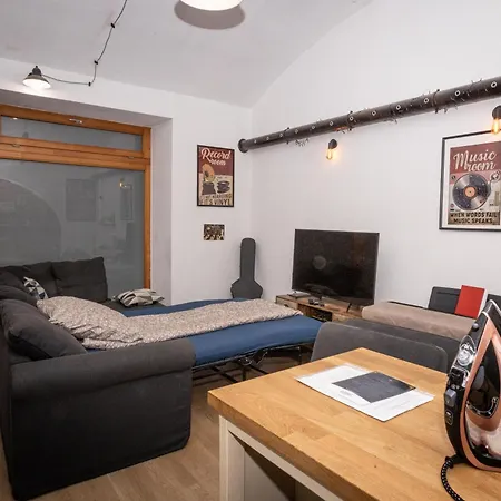 Varady's 1 Bedroom In Historic Center