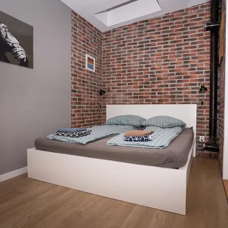 Varady's 1 Bedroom In Historic Center Apartmán *